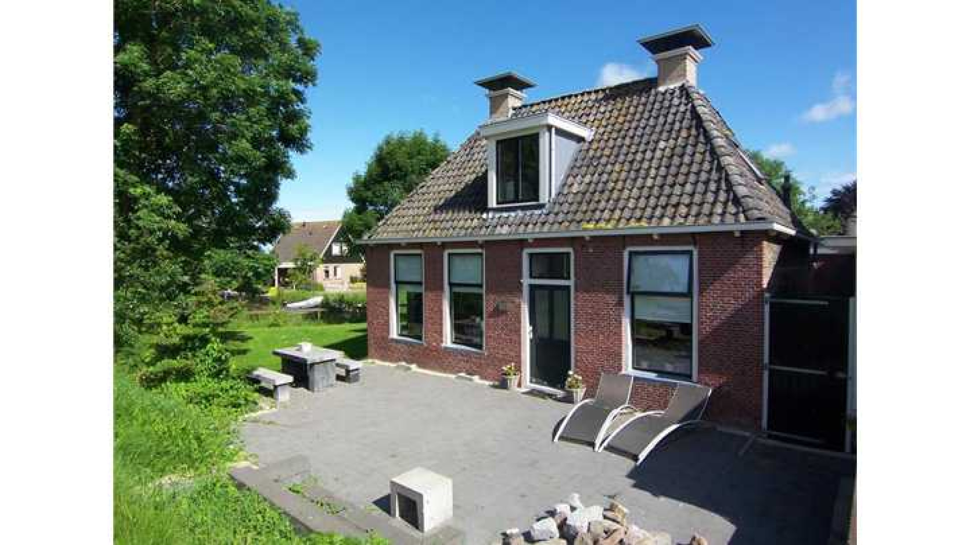 Piet Paulusma zet zijn Friese woning te koop. Zie foto's 2