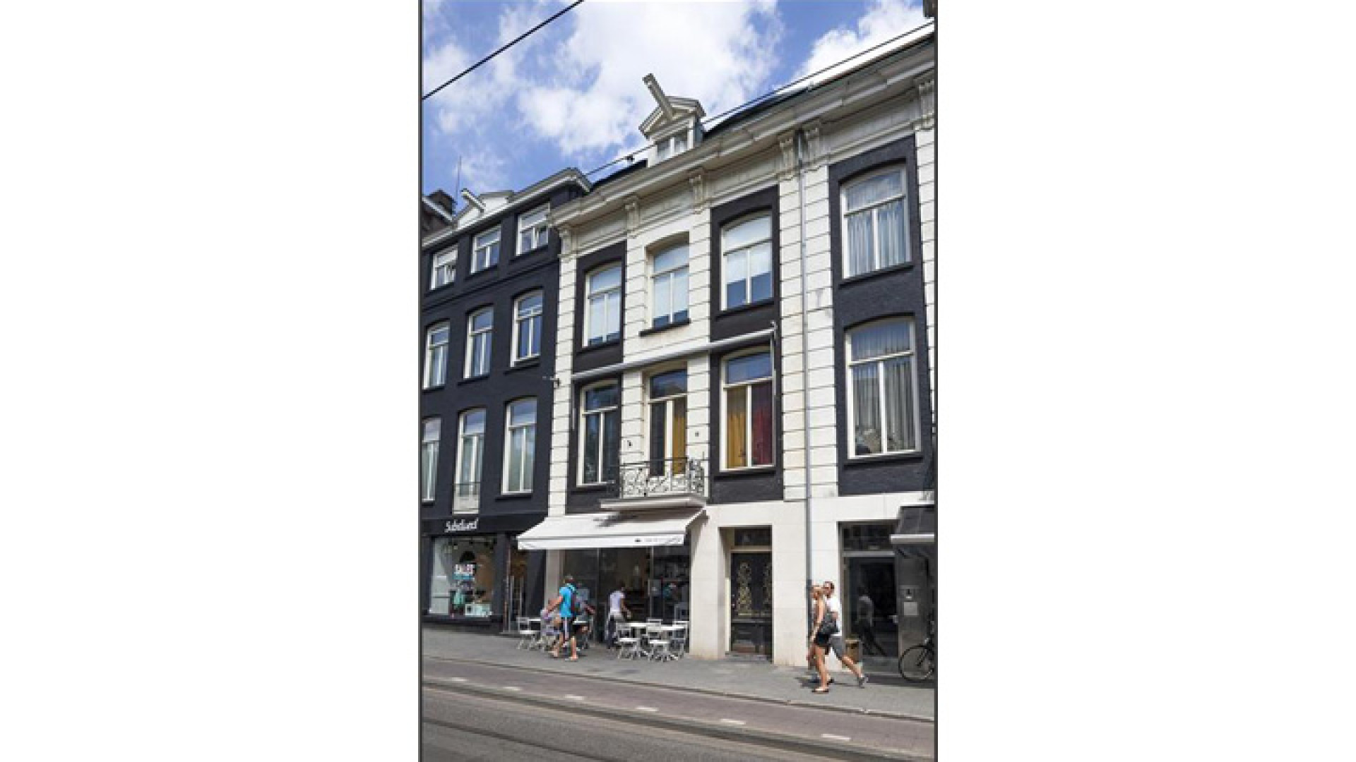 Trijnte Oosterhuis en haar ex zetten hun luxe Amsterdamse appartement te koop. Zie foto's 1