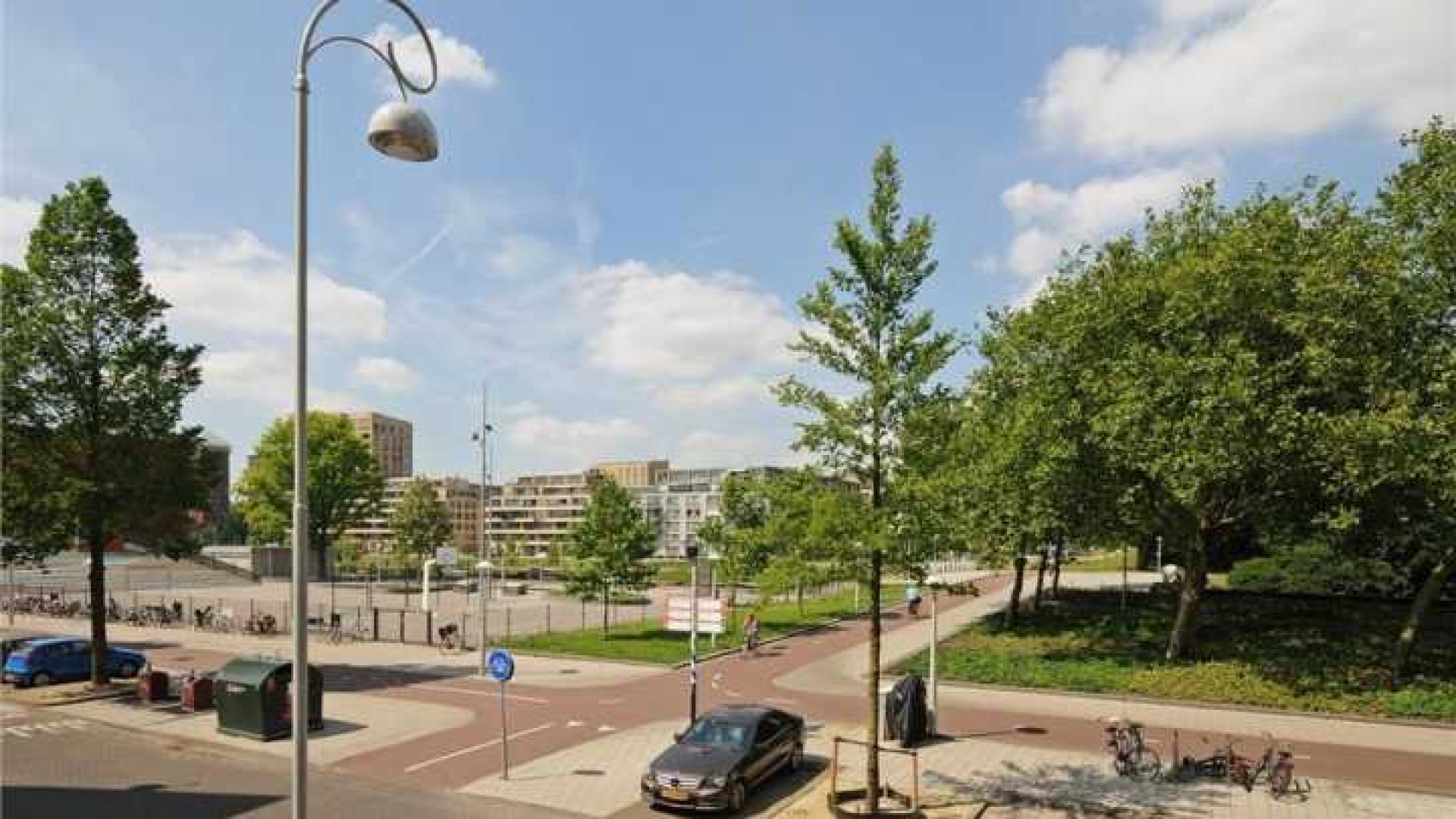 Reinout Oerlemans verlaagt huurprijs van zijn appartement. Zie foto's 11