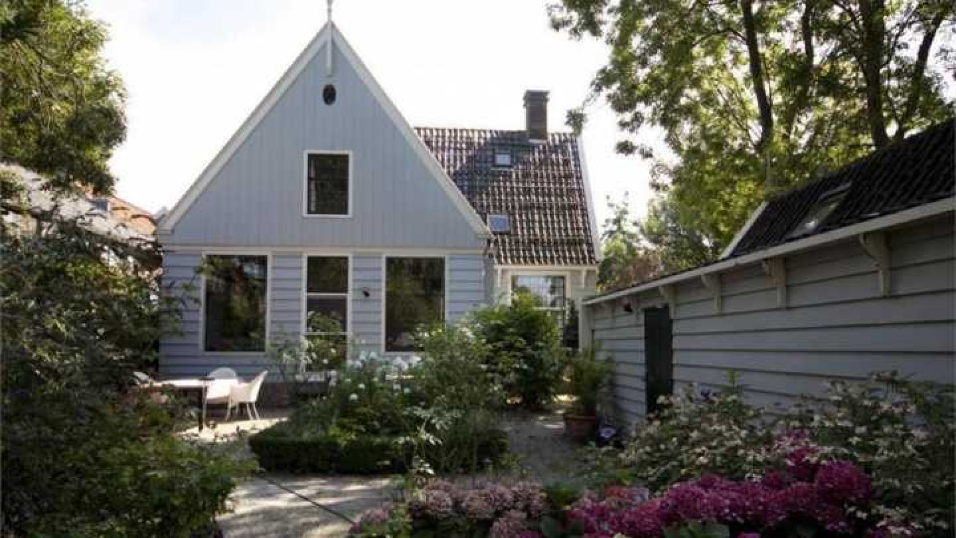 Wilbert Gieske verruilt Amsterdam voor prachtig huurhuis in Broek in Waterland. Zie foto's 1