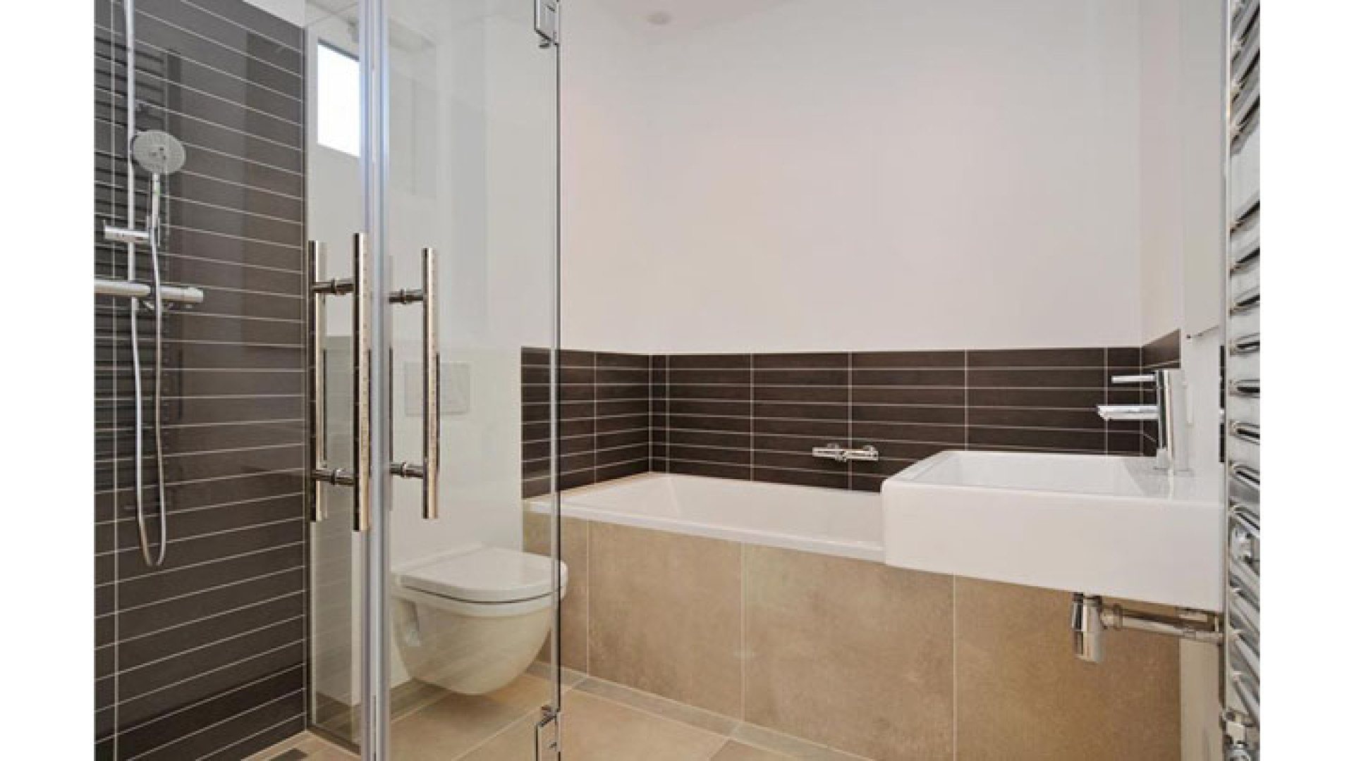 Dit is het nieuwe huis van Bridget Maasland. Zie foto's! 16