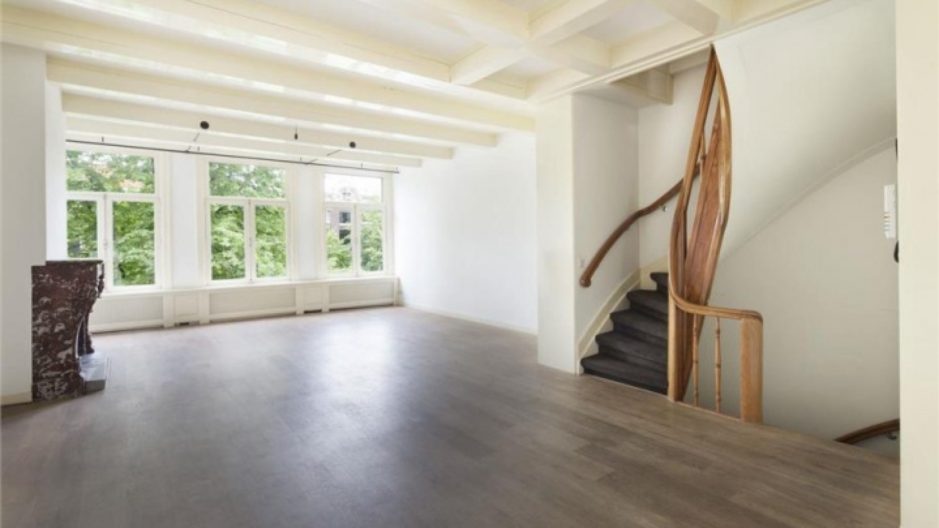 DJ Tiesto verkoopt zijn luxe appartement met vette winst. Zie foto's