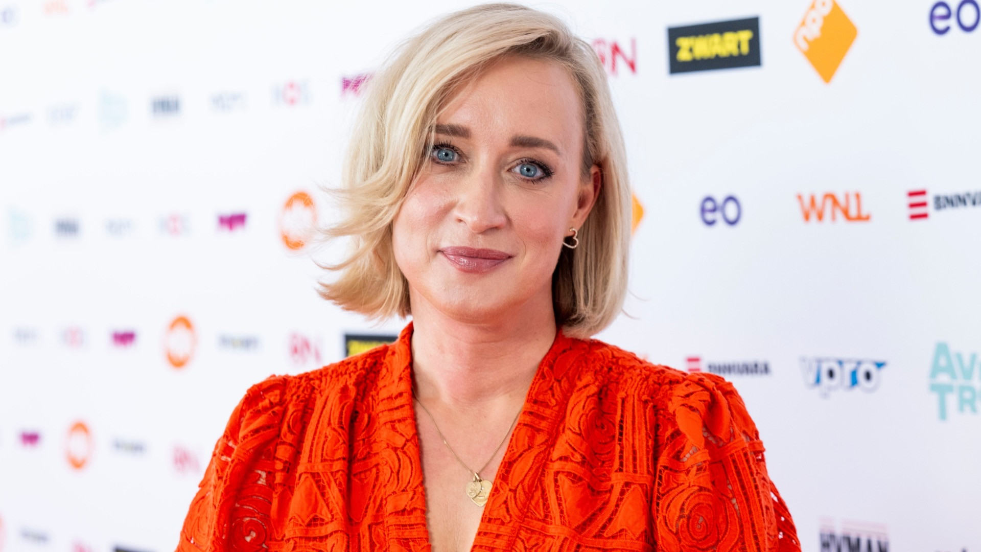 Straatbende terroriseert woonplaats van Eva Jinek en Peter van der Vorst.