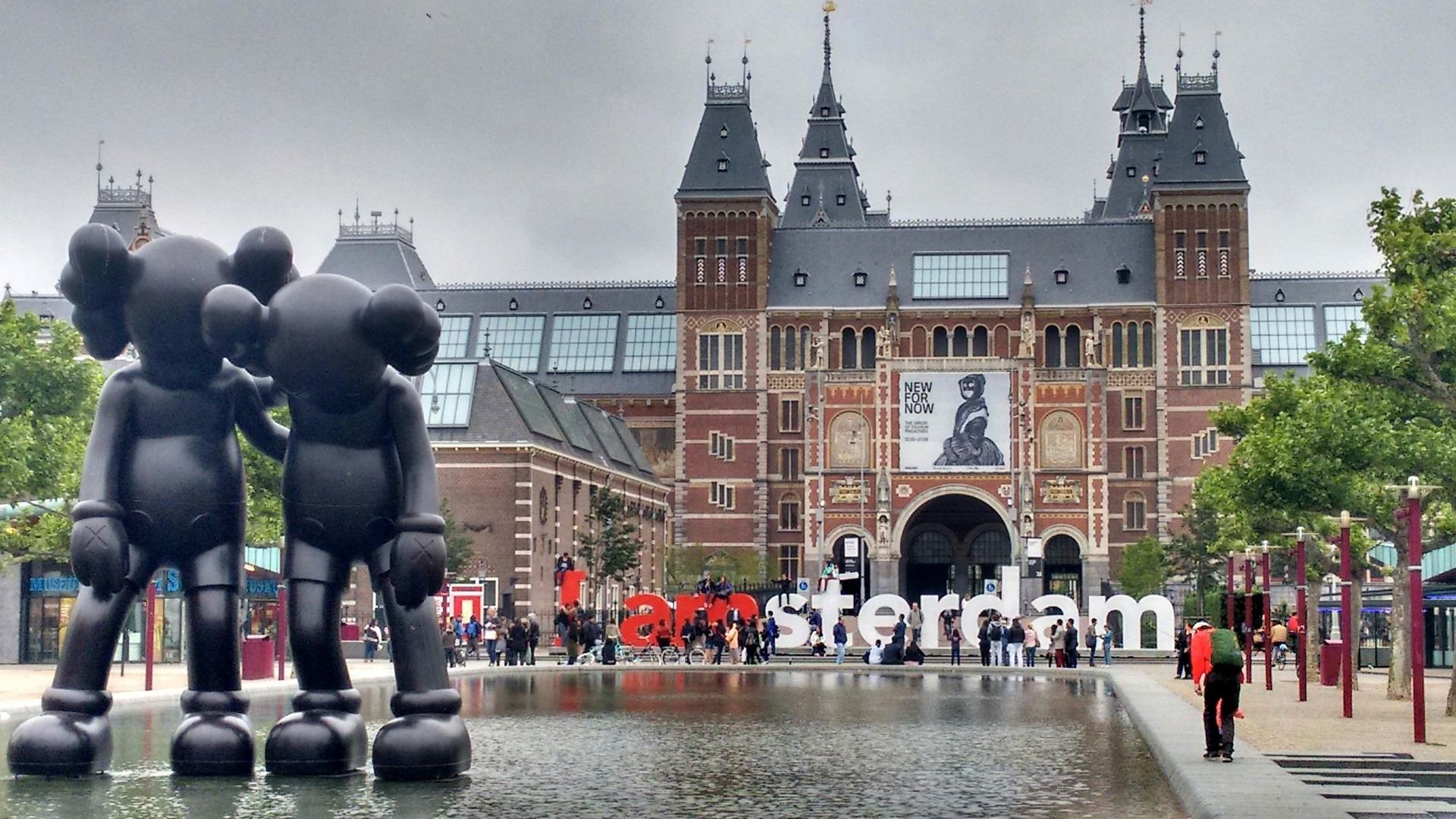 Bekende Nederlanders als zakelijke buren? Het kan allemaal in Amsterdam!