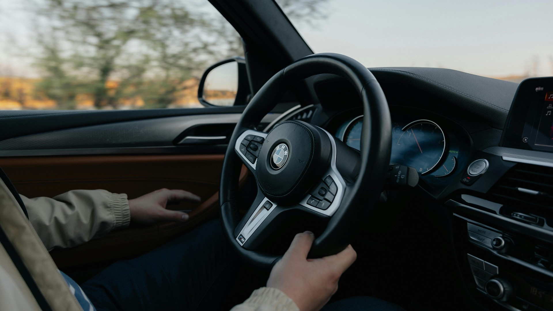 Is een auto op de zaak zetten in 2025 wel een slimme keuze?