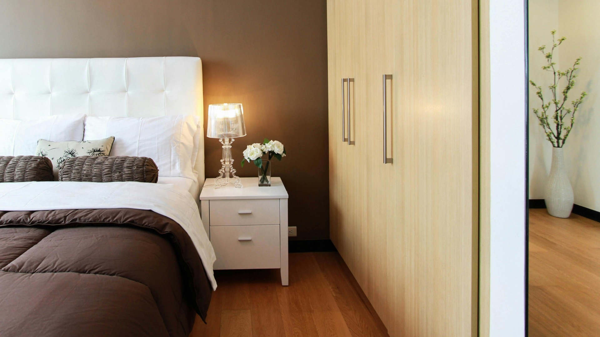 Ruimte besparen door te kiezen voor een bed met opbergruimte