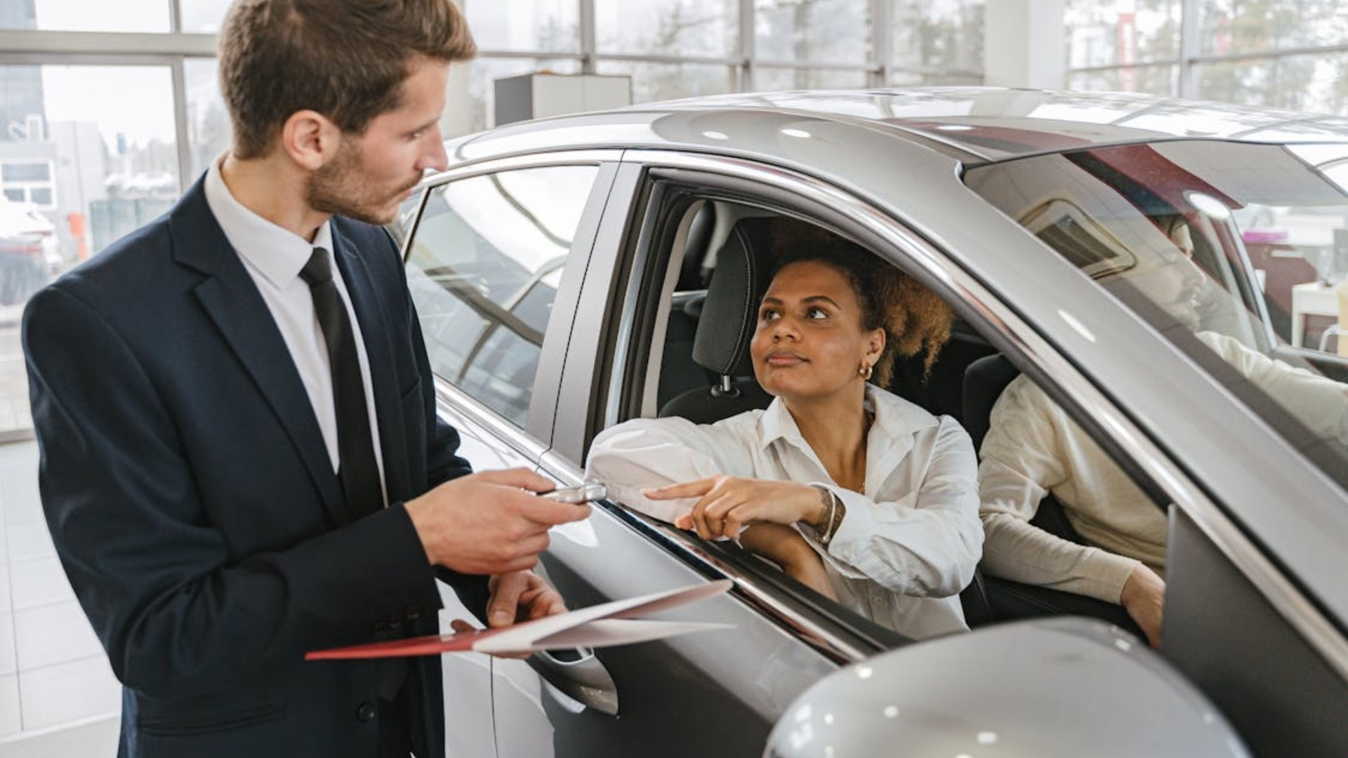 Nieuwe of tweedehands auto gekocht? Zo kies je de juiste verzekering