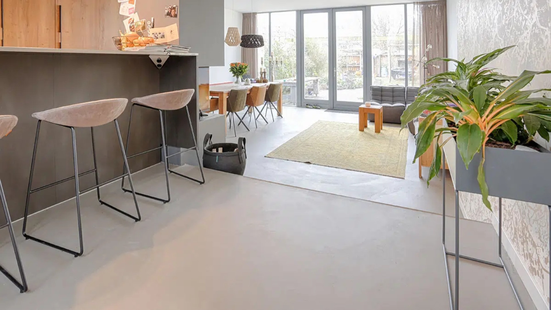 Geen krassen meer: zo houd je de vloer als nieuw