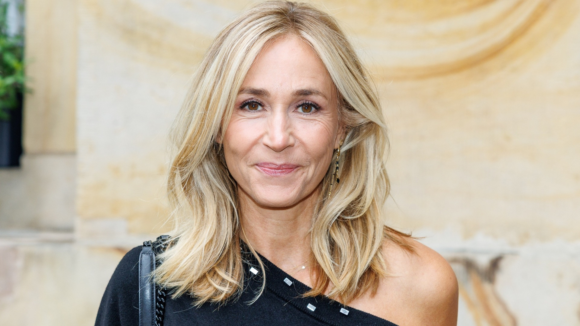 Wendy van Dijk verrast volgers met opvallende dansjes in eigen huis! Zie beelden