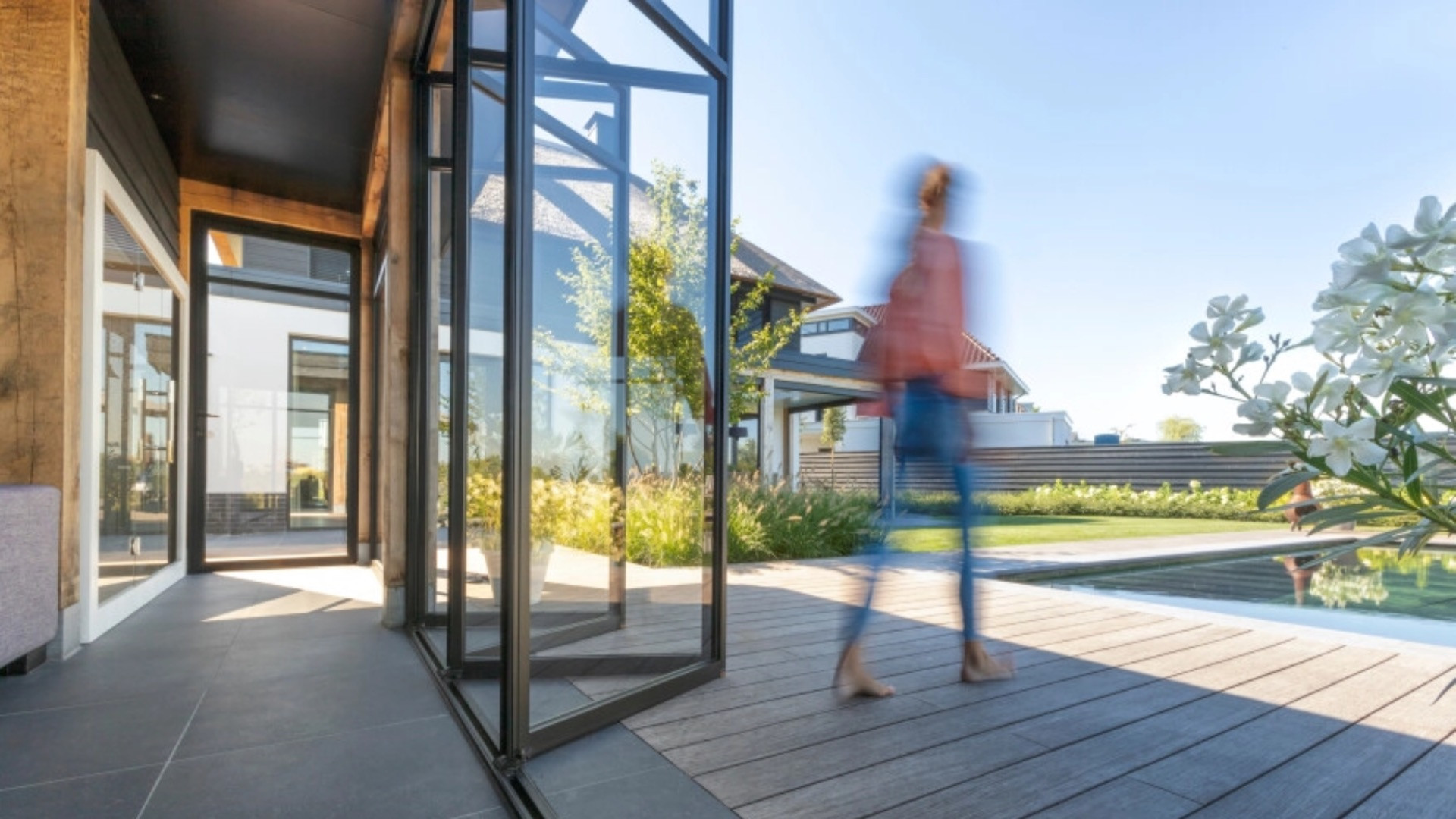 Harmonicadeur op je terras: wanneer kies je voor glas?