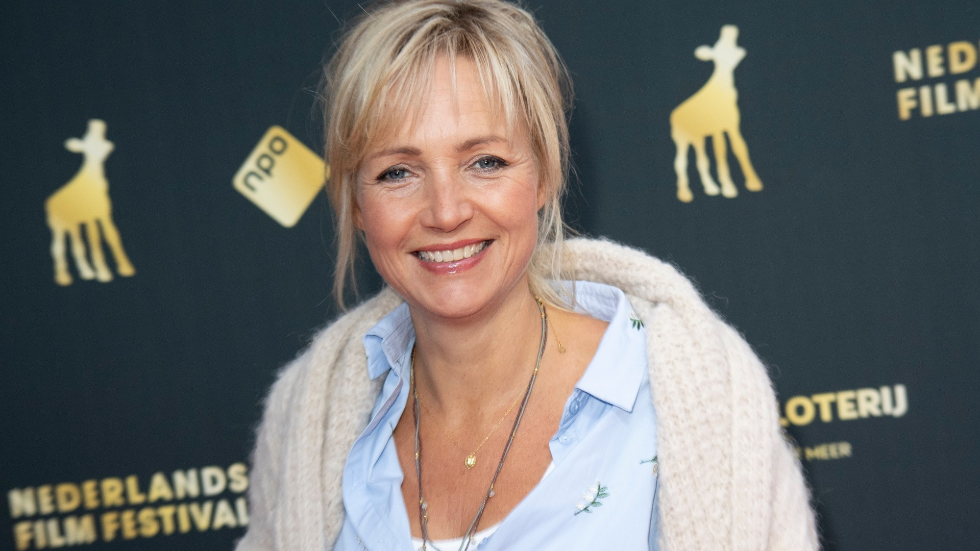 ‘Zo hebberig als wat’: Yvon Jaspers onder vuur om geldklussen