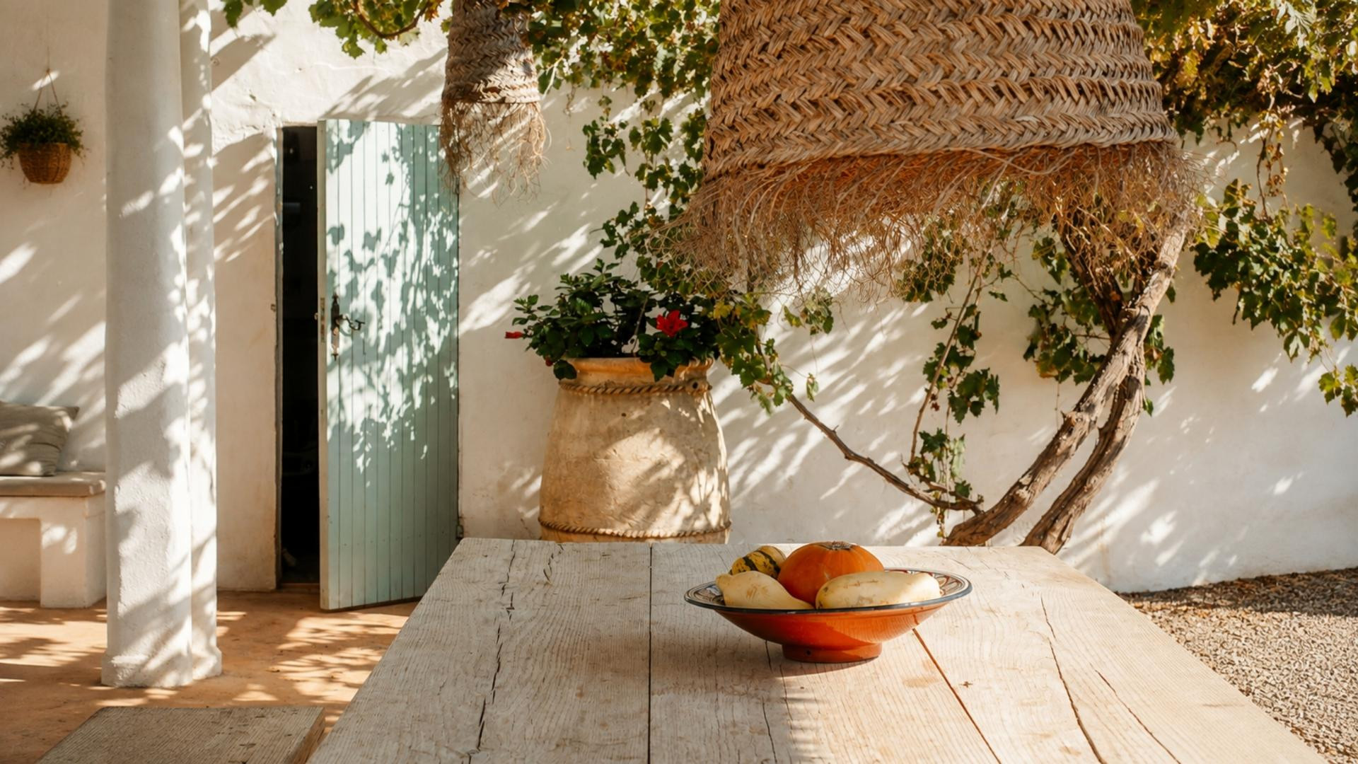 De ibiza lifestyle thuis: hoe je die luxe, bohemian vakantie-look creëert